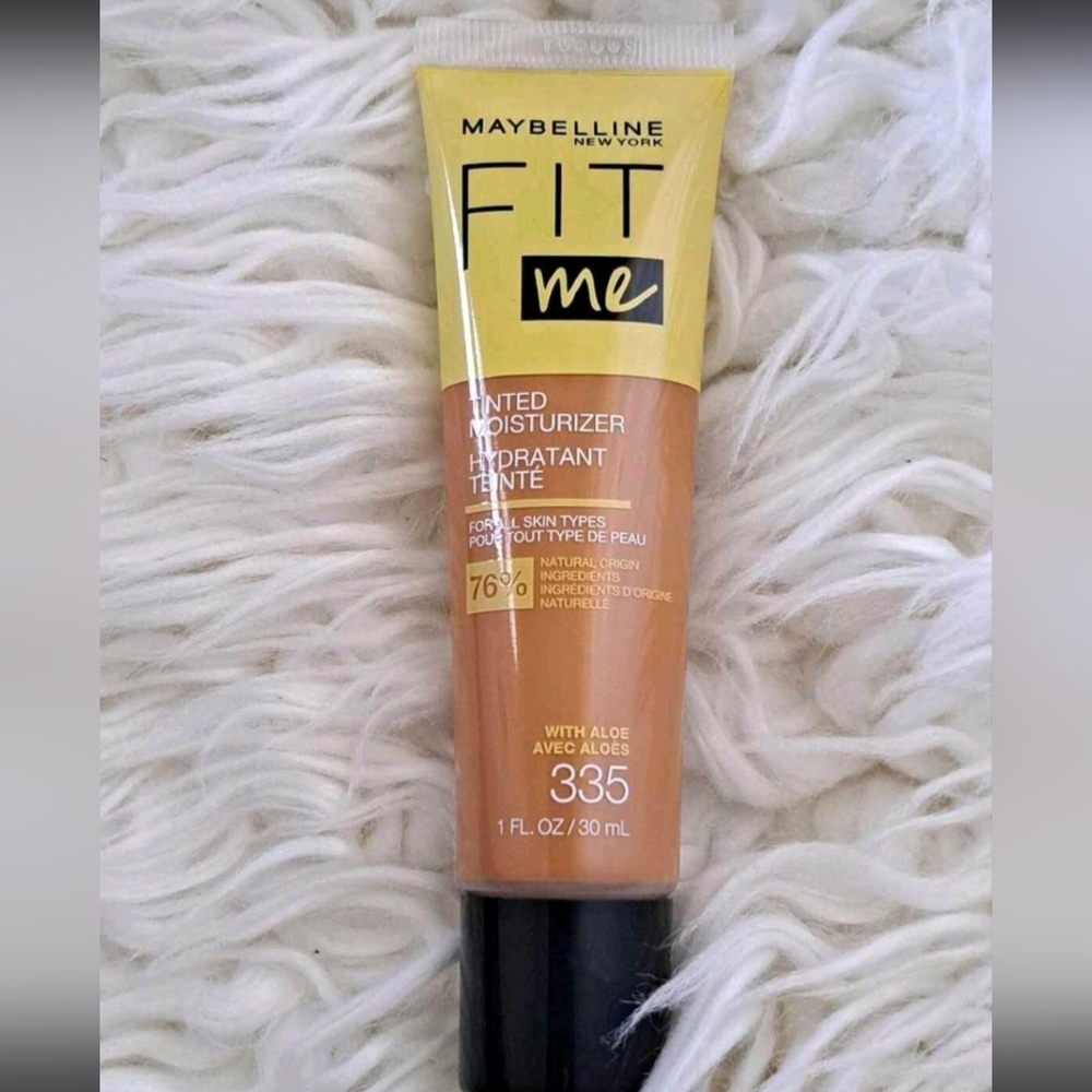 Maybelline Fit Me Tinted Moisturizer - Natural Tan; Color.335
